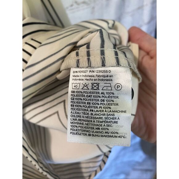 H&M button down blouse NWT woman’s size large - Picture 6 of 8